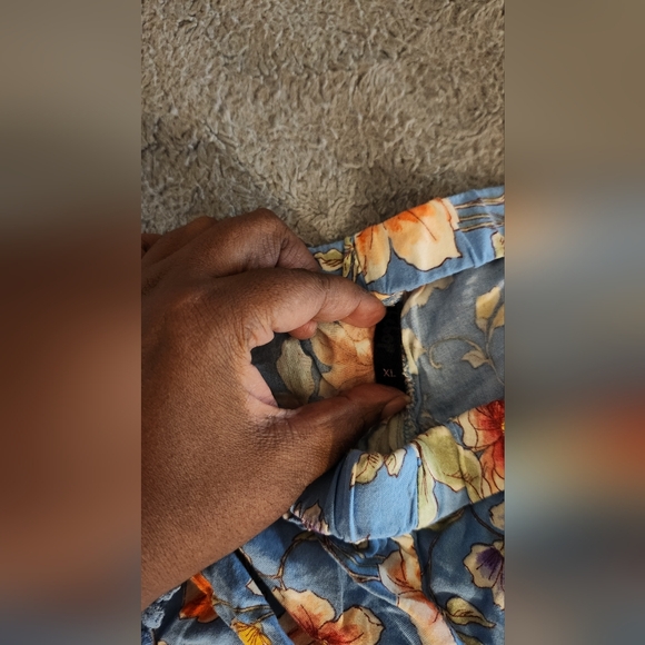 Pants - FLORAL SHORTS !!